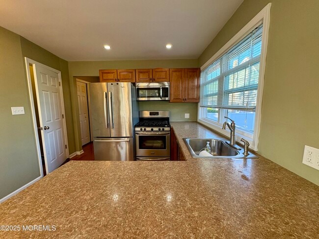 Building Photo - 406 9th Ave