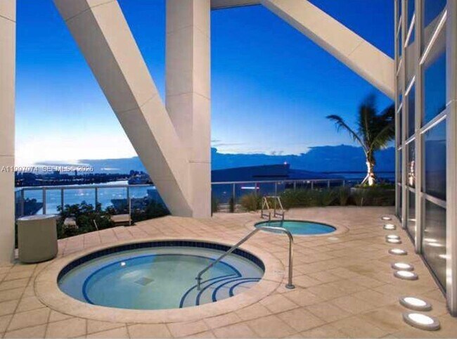 Foto del edificio - 888 Biscayne Blvd