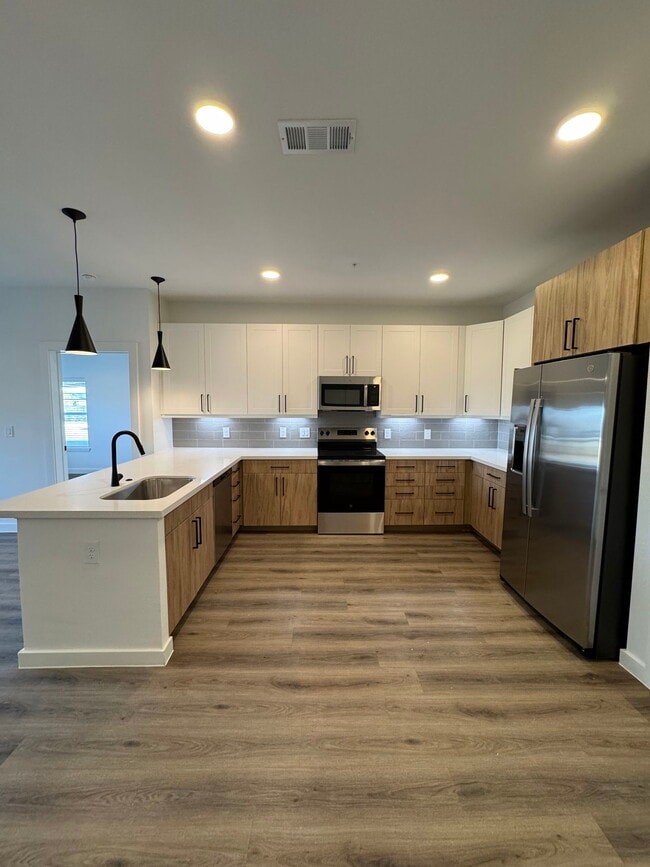 Photo - 701 Saginaw Sq Blvd Apartment