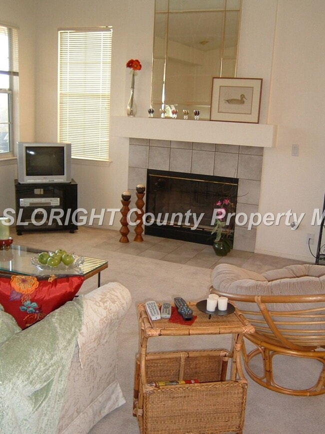 Building Photo - AVAILABLE JULY - Beautiful SLO Condo - 3 Bed / 2.5 Bath