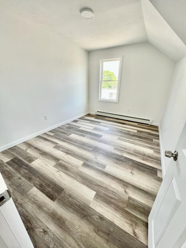 Building Photo - Brookside