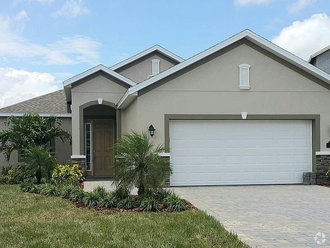 Building Photo - 2841 Casterton Dr
