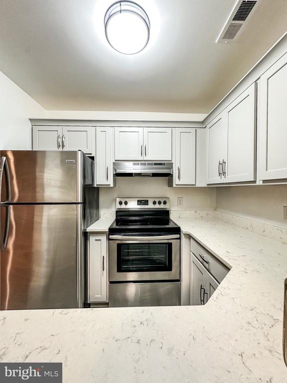 Foto del edificio - 5501A Aberdeen Dr