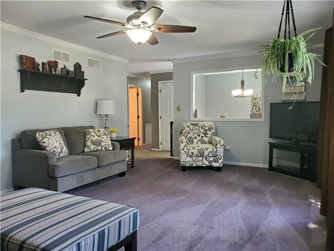 Building Photo - 920 Sugar Pine Dr