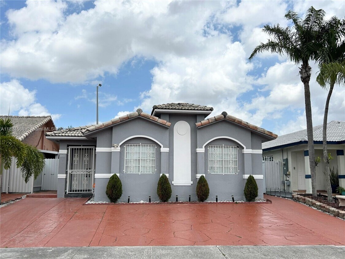 Primary Photo - 7071 W 33rd Ln