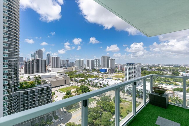 Foto del edificio - 1900 N Bayshore Dr