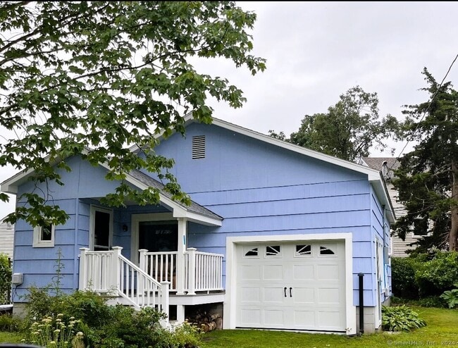 Building Photo - 19 Lindberg Rd