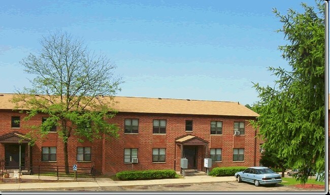 Foto del edificio - Thomas Village Apartments