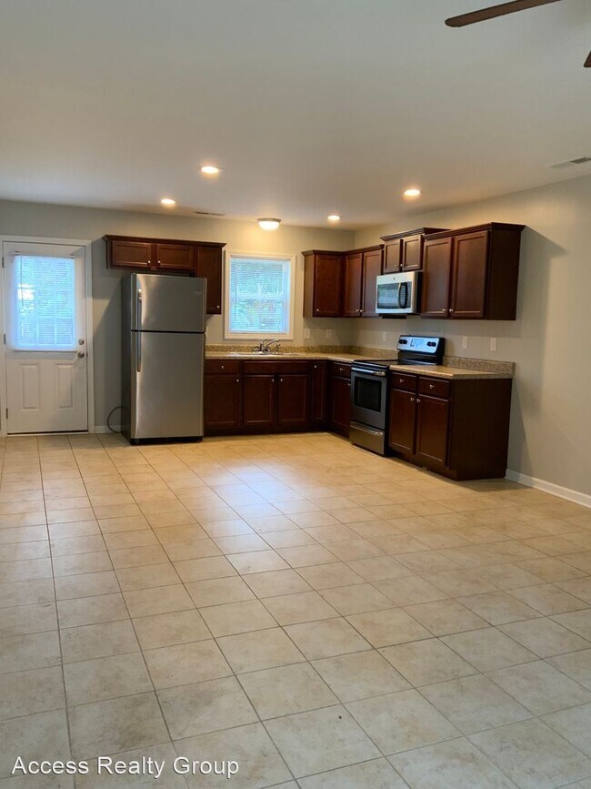 Foto del edificio - 2 br, 2 bath House - 126-1 Summerlin Lane