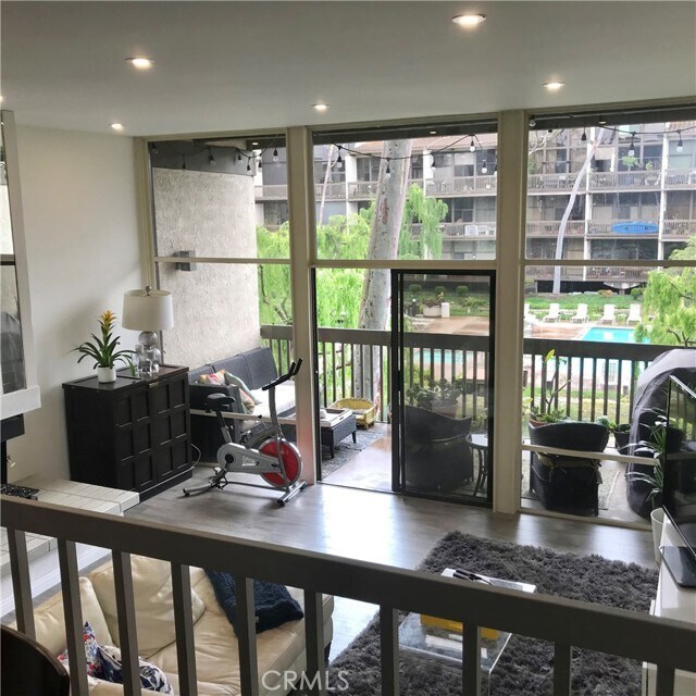 Building Photo - 7216 Marina Pacifica Dr S