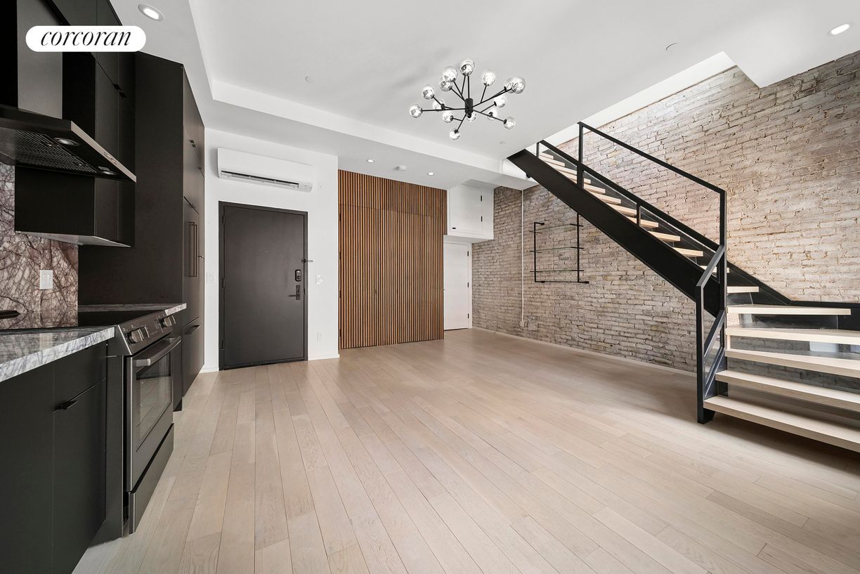Primary Photo - 317 W 51st St