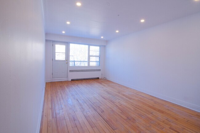 Building Photo - 5980 Decelles