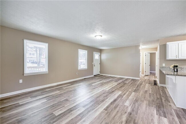 Foto del edificio - 130 Glory Ln