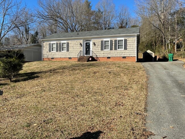 Photo - 1104 Robin Hood Rd House