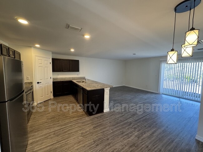 Foto del edificio - 1195 Highlands Rd