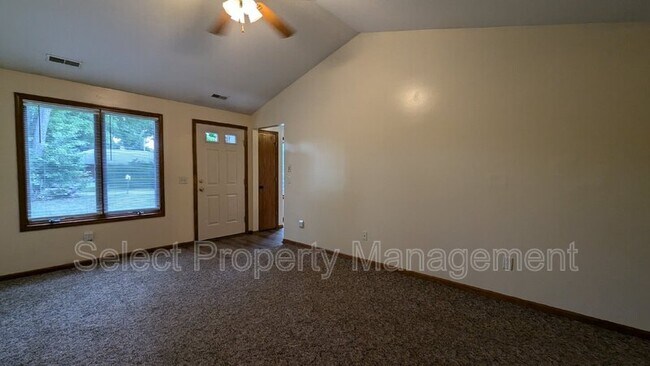 Foto del edificio - 5306 Gardenview Ave