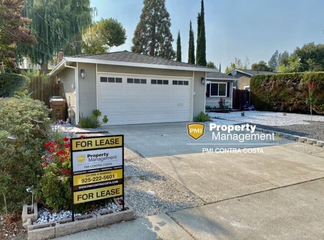 Building Photo - 2123 Elderwood Dr