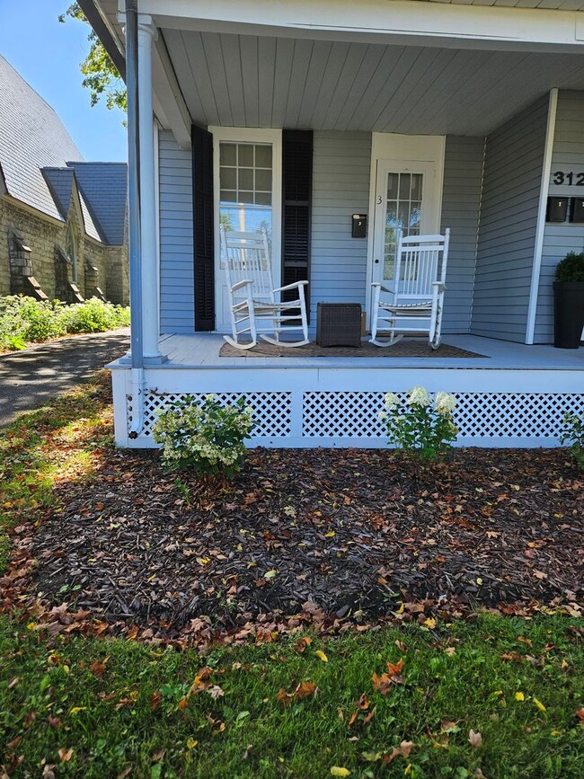 Foto del edificio - 312 E Genesee St