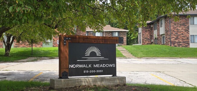 Foto del edificio - Norwalk Meadows