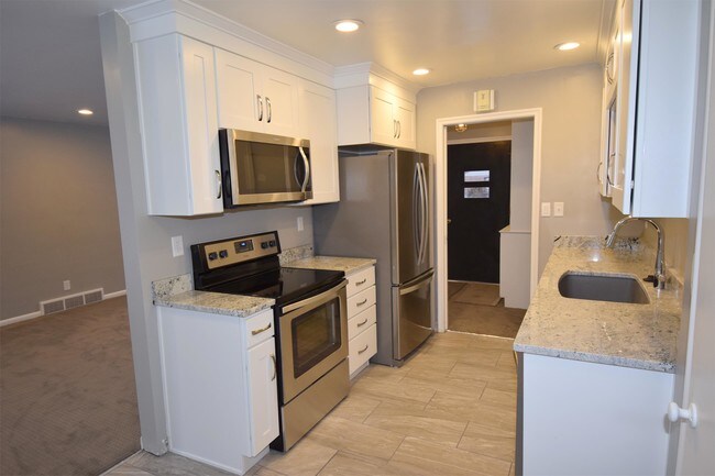 Building Photo - 520 S 600 E