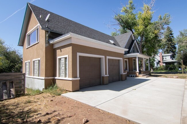 Building Photo - 802 S 10th St