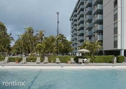 Foto del edificio - 1600 NE 135th St
