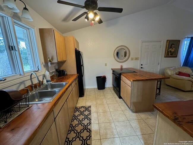 Building Photo - 13417 TX-16