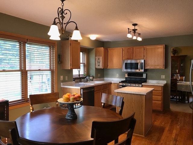 Foto del edificio - 16842 Hanover Ln