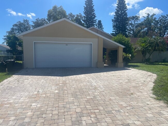 Building Photo - 9412 Lake Chrise Ln