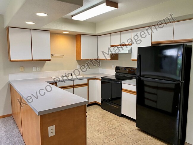 Building Photo - 1637 Westbridge Dr