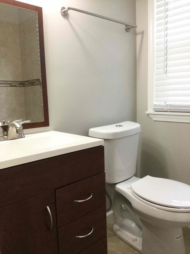 Building Photo - 2475 Harvel Dr NW