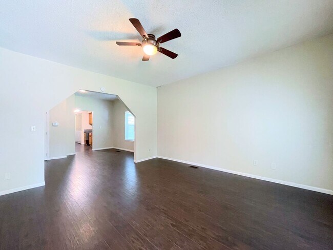 Foto del edificio - Spacious 3-Bedroom, 1.5 Bathroom Home