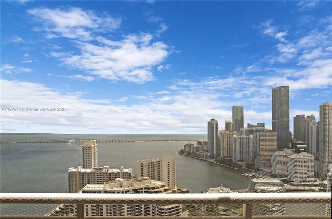 Foto del edificio - 848 Brickell Key Dr