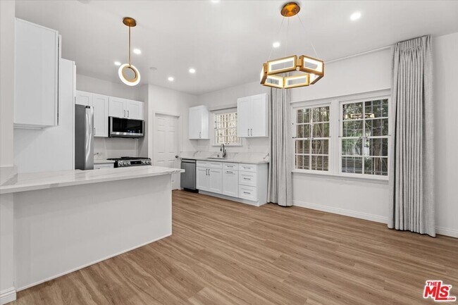 Foto del edificio - 9687 W Olympic Blvd