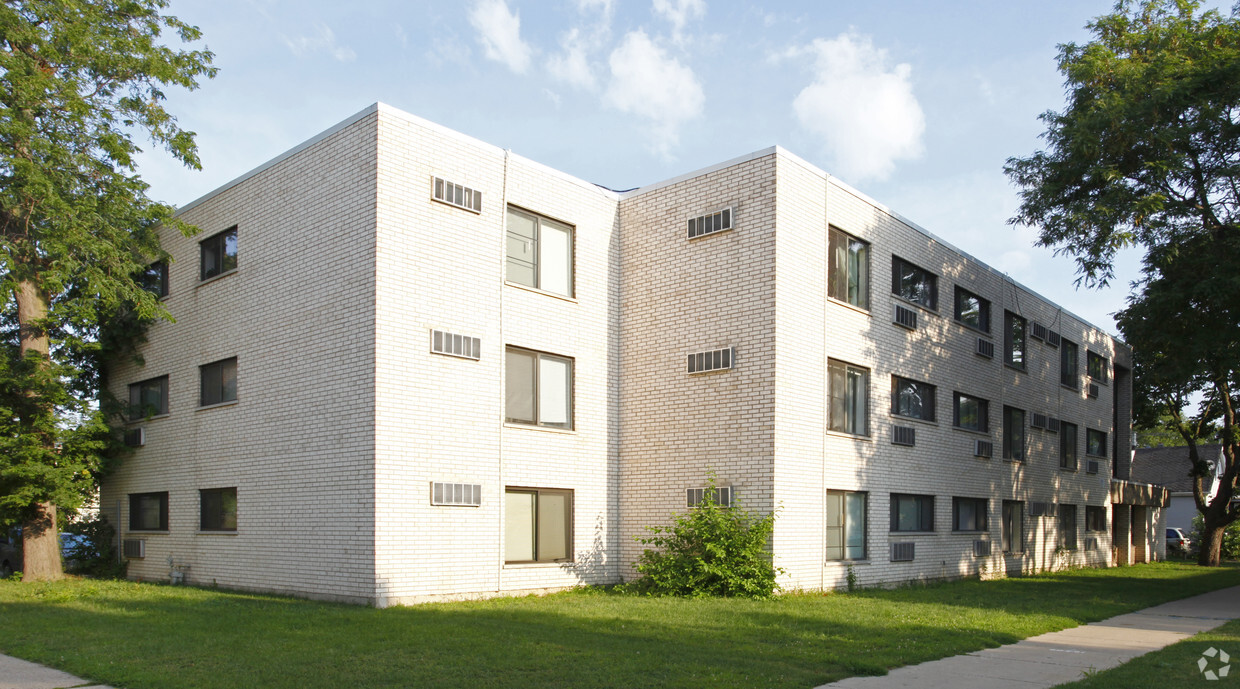 Primary Photo - Damen Center Apartments