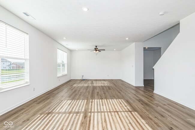 Building Photo - 3489 Briarwick Dr
