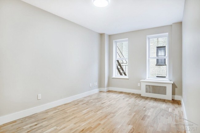Building Photo - 409 14th St