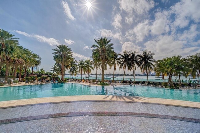 Foto del edificio - 1500 Bay Rd