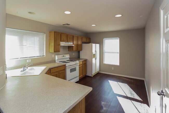 Building Photo - 8636 Pitch Fork Ave
