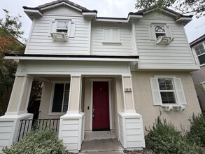 Building Photo - 6626 N Latour