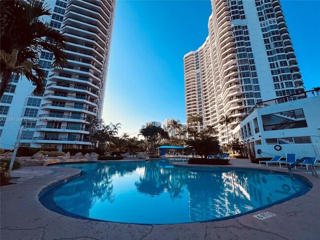 Foto del edificio - 19101 Mystic Pointe Dr
