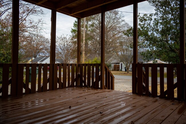 Foto del edificio - 1615 Castleberry Ave