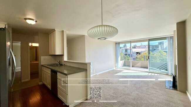 Foto del edificio - Lighfilled Apartment in the Heart of Rockr...
