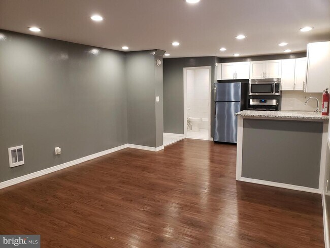 Building Photo - 5490 W Berks St