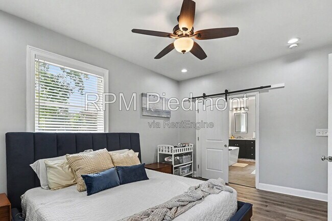 Foto del edificio - 1356 Chambers Ave