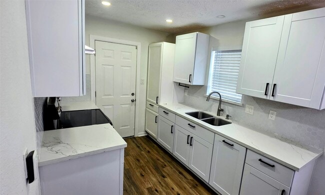 Building Photo - 7518 Smiling Woods Ln