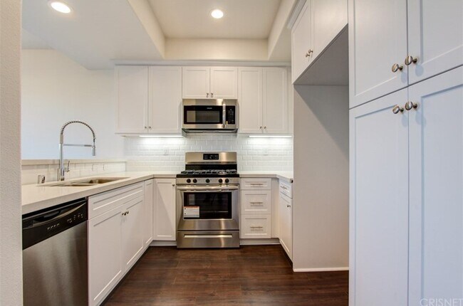 Building Photo - 14920 W Navarre Way