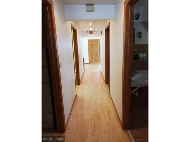 Foto del edificio - 1071 7th St W