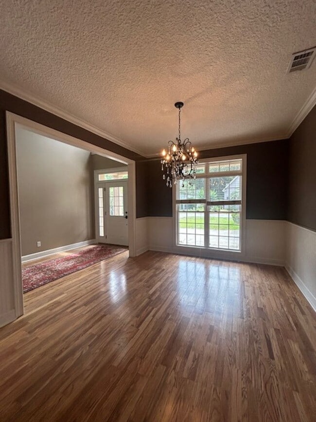 Building Photo - 18 Admiral's Retreat Dr