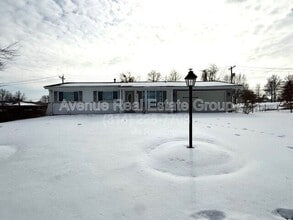 Building Photo - 12 Queensbrook Pl